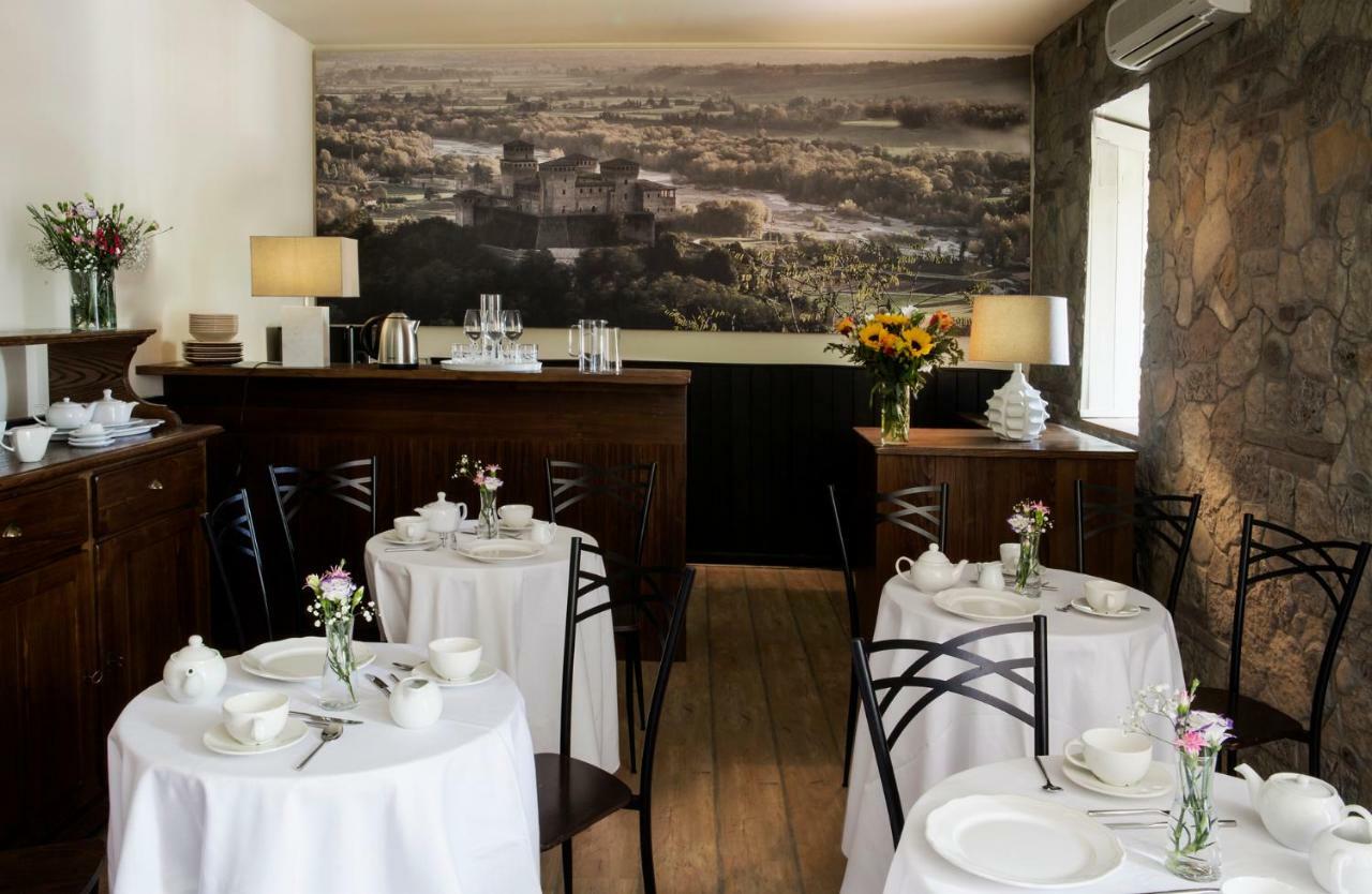 La Locanda Del Borgo Torrechiara ภายนอก รูปภาพ